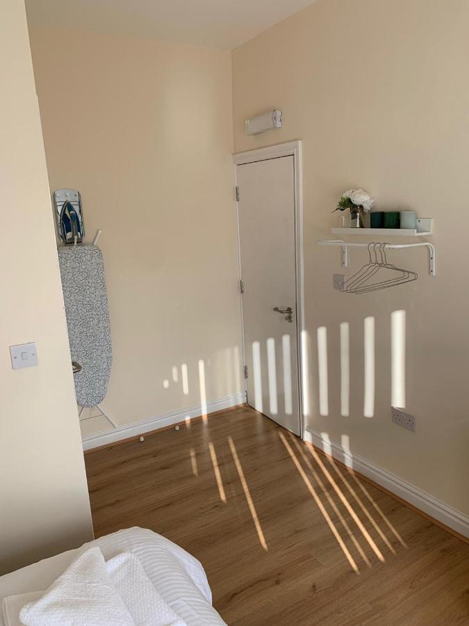 Smeaton Serviced Accommodation Liverpool Bagian luar foto