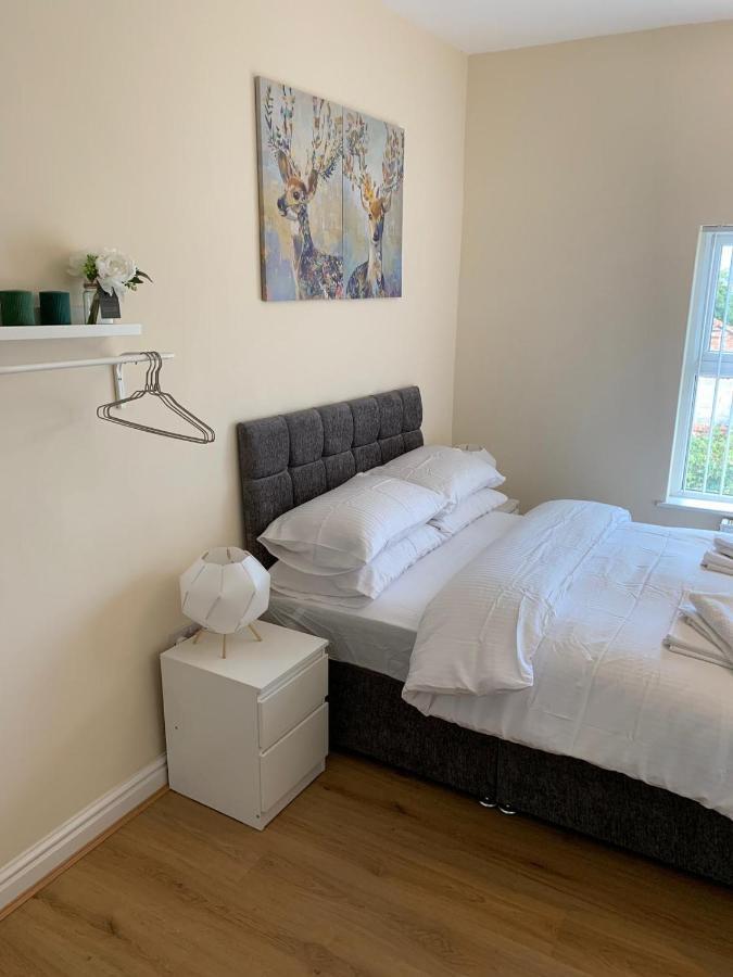 Smeaton Serviced Accommodation Liverpool Bagian luar foto