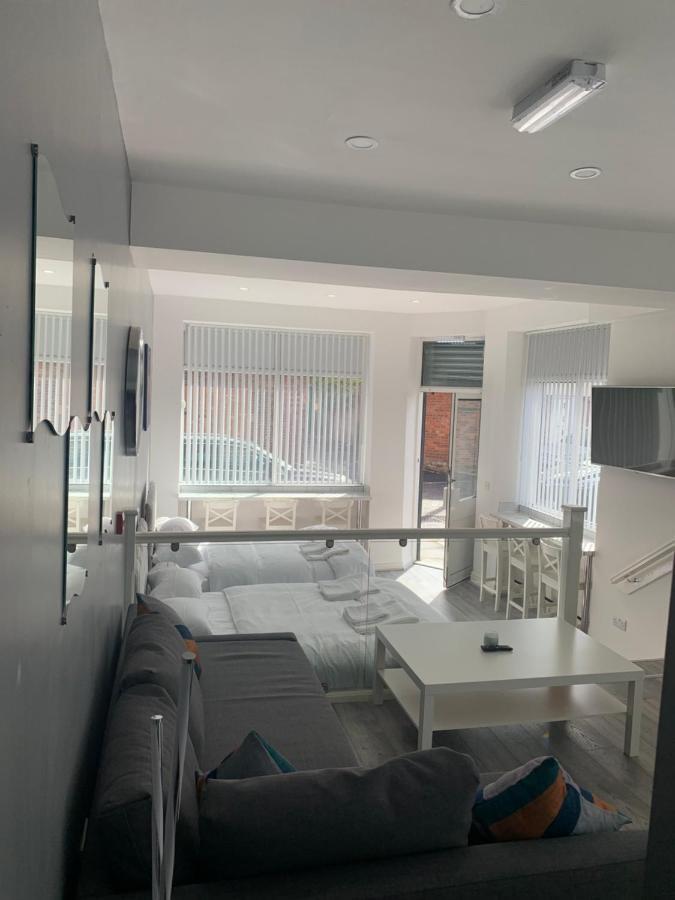 Smeaton Serviced Accommodation Liverpool Bagian luar foto