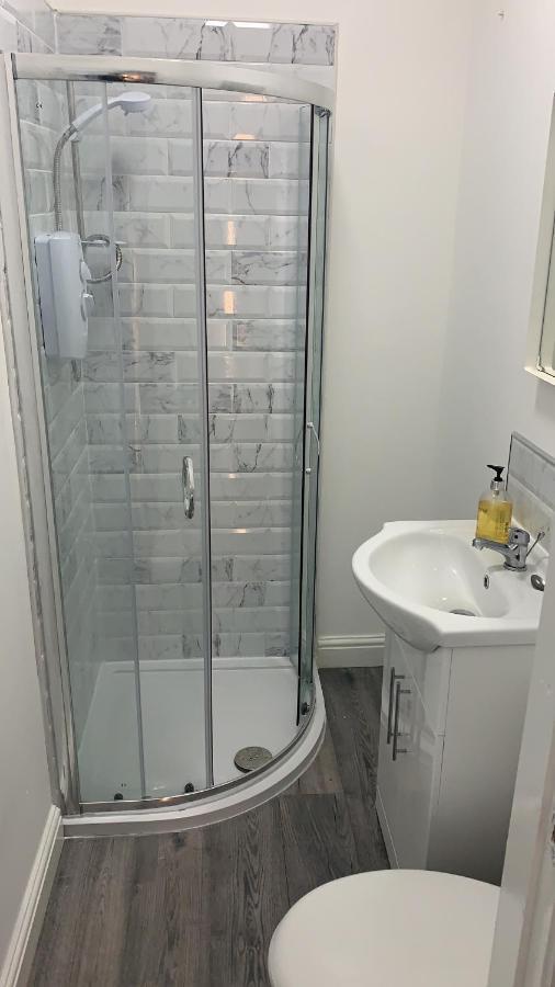 Smeaton Serviced Accommodation Liverpool Bagian luar foto