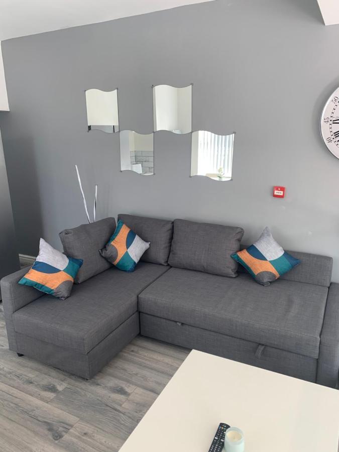 Smeaton Serviced Accommodation Liverpool Bagian luar foto